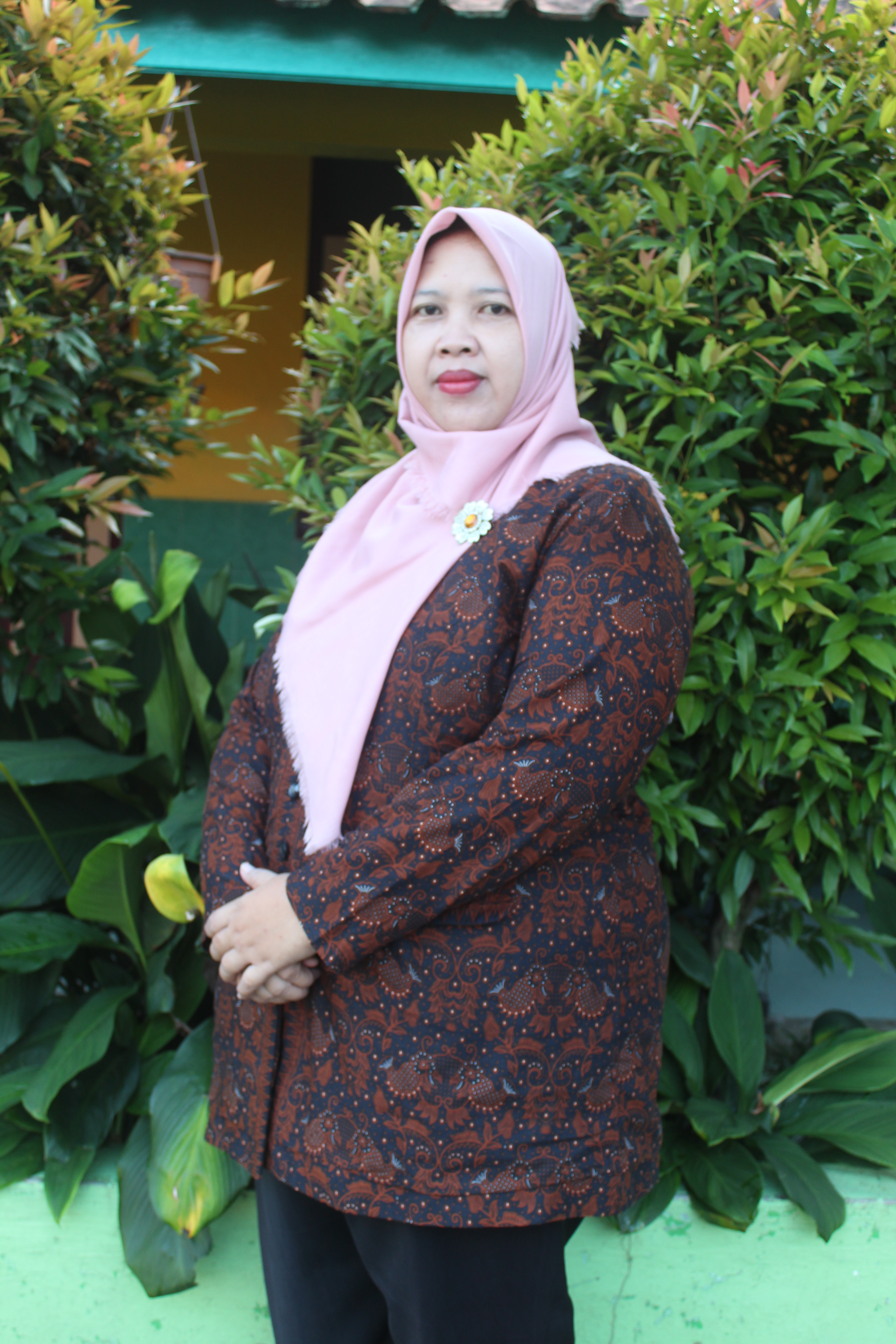 <center><br>EMY MEGAWATI A.B., SH. </center>